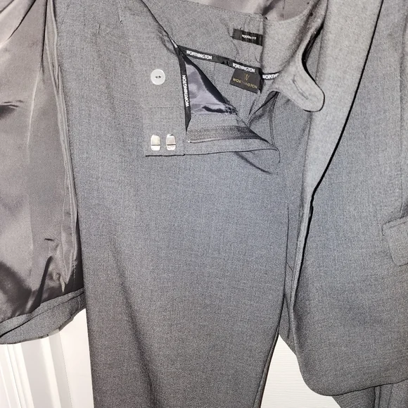 Womens Worthington suit - Picture 3 of 4